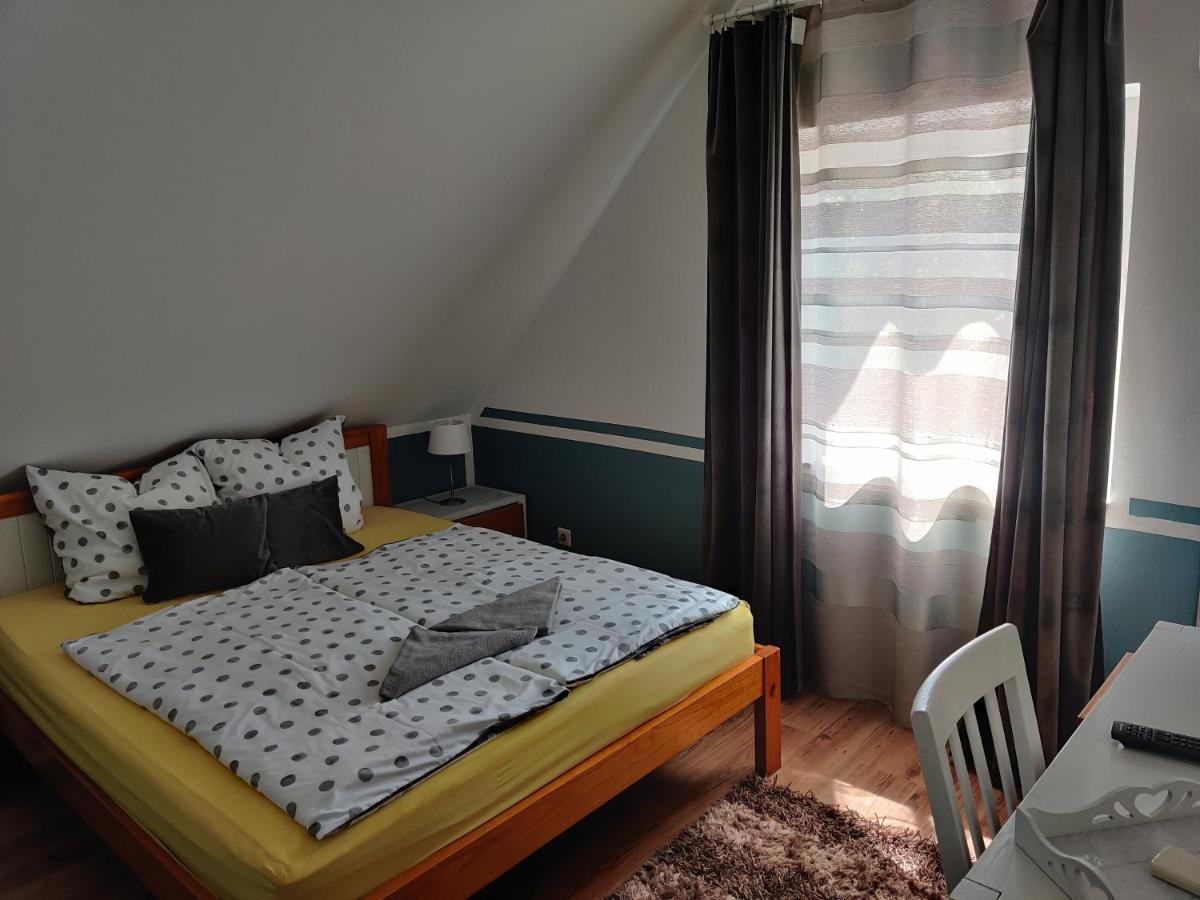 Villa Italia Guest House Siofok Ngoại thất bức ảnh