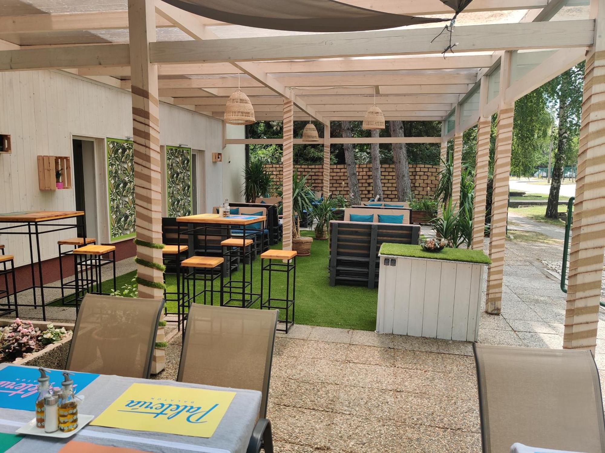 Villa Italia Guest House Siofok Ngoại thất bức ảnh